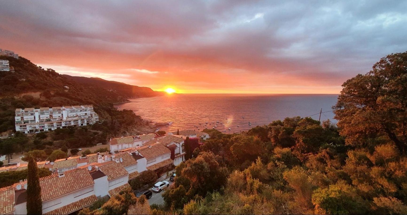 ⭑ Sea Views + Private Beach. What Else? ⭑ Apartment Tossa de Mar Exterior photo